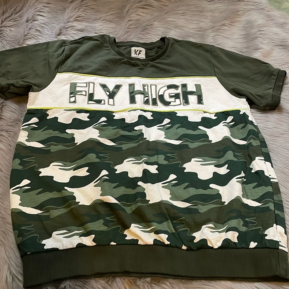 Y&F boy shirt size 12/13 Y